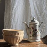 Teapot with stylized pink flower patterns brand Made in Korea H23