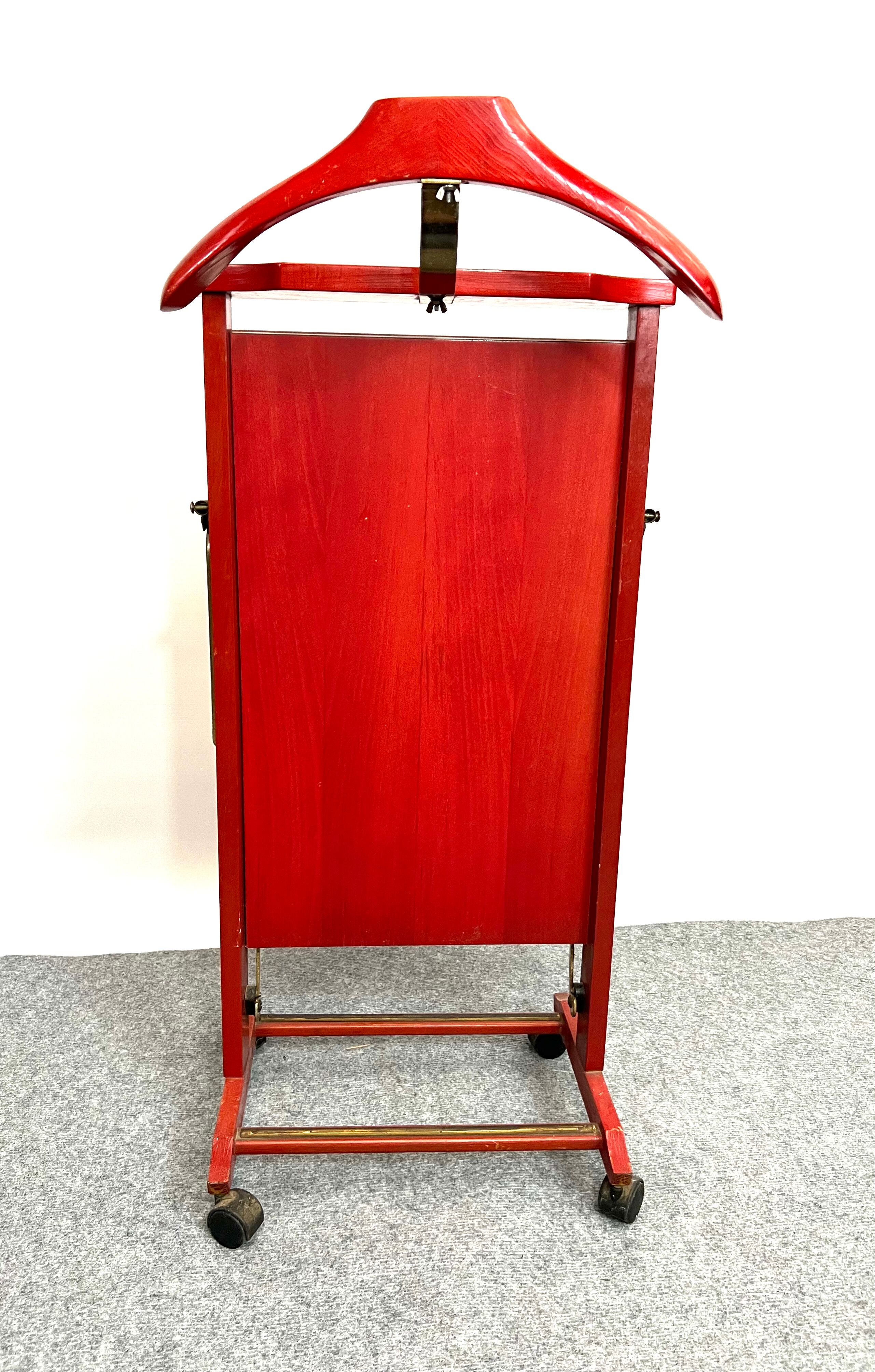 Night valet for Fratelli Reguiti