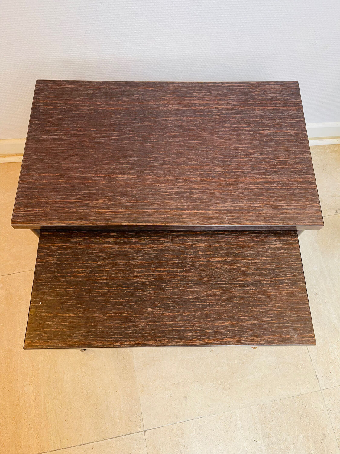 Pair of vintage nesting tables in formica, 1970.