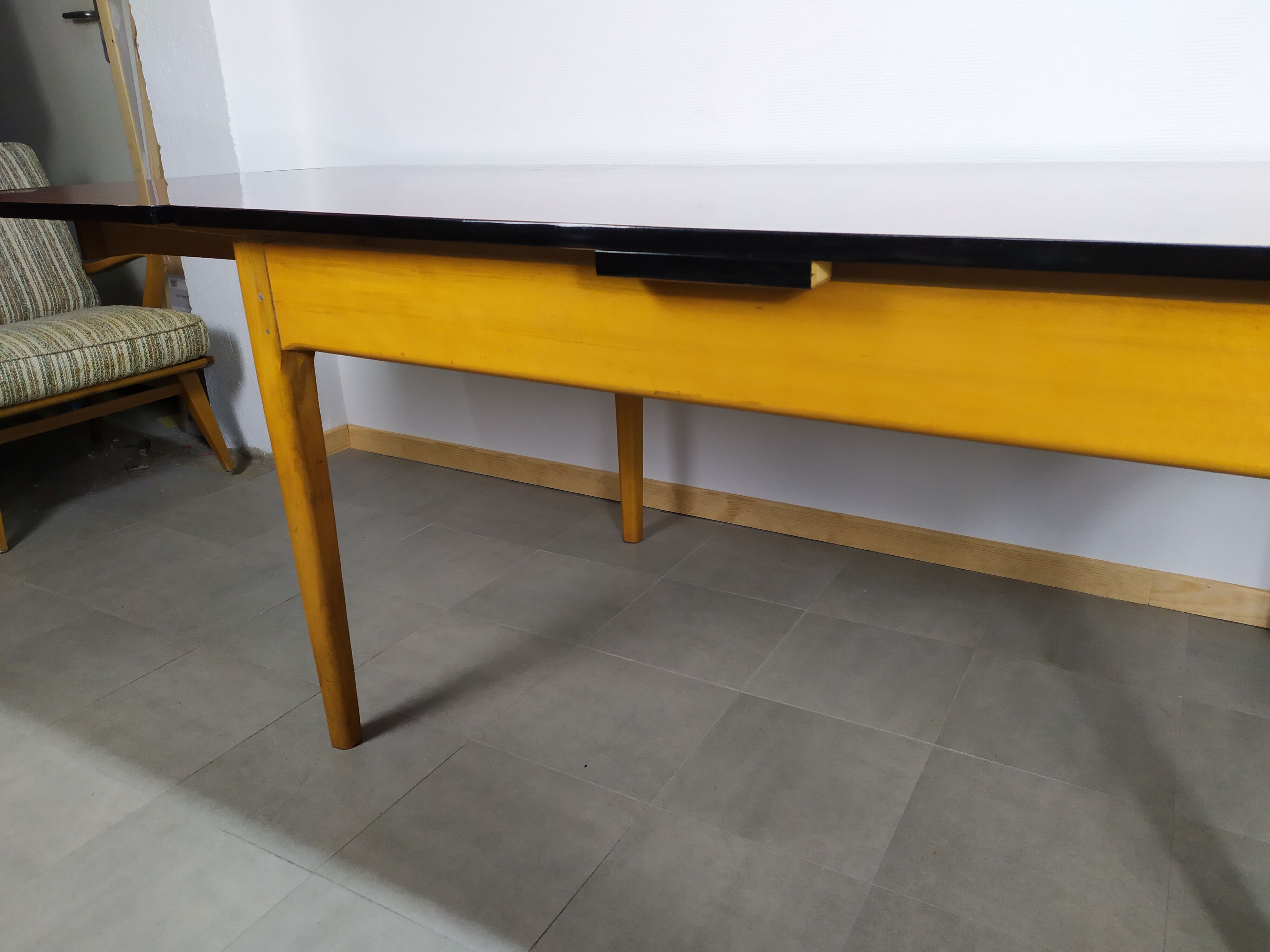 Rare Dining Table Farm Wood and formica Extendable for 10 people year 50 60