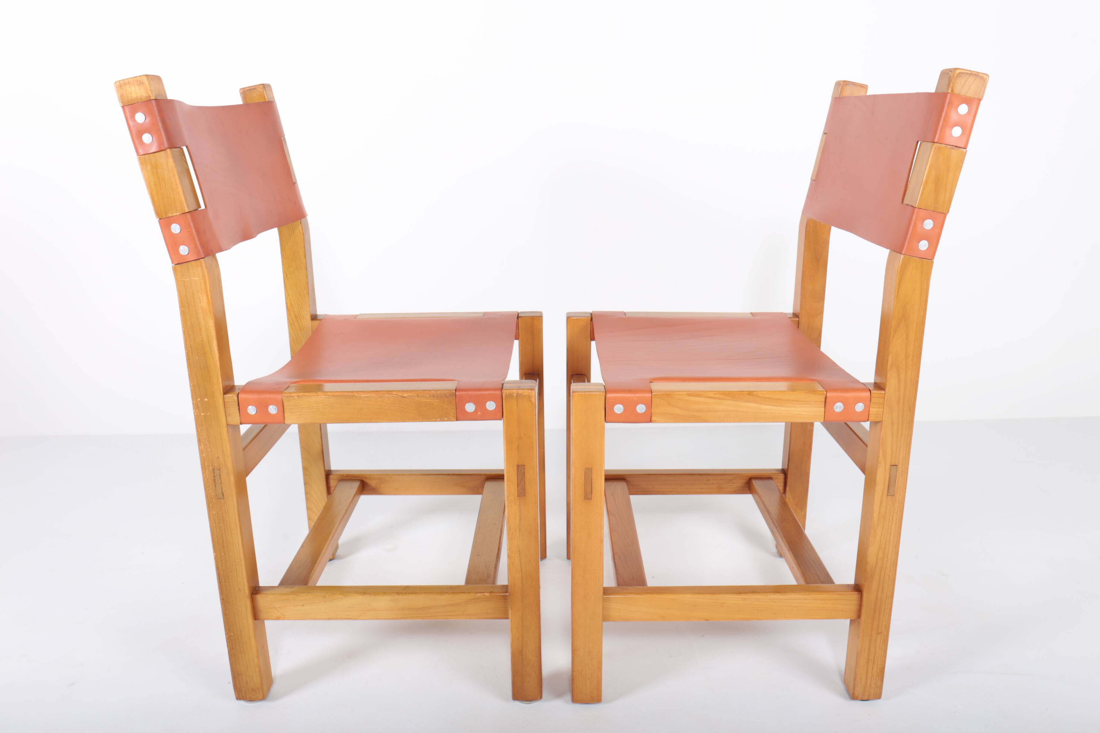 Set of 6 chairs in elm and leather Maison Regain edition