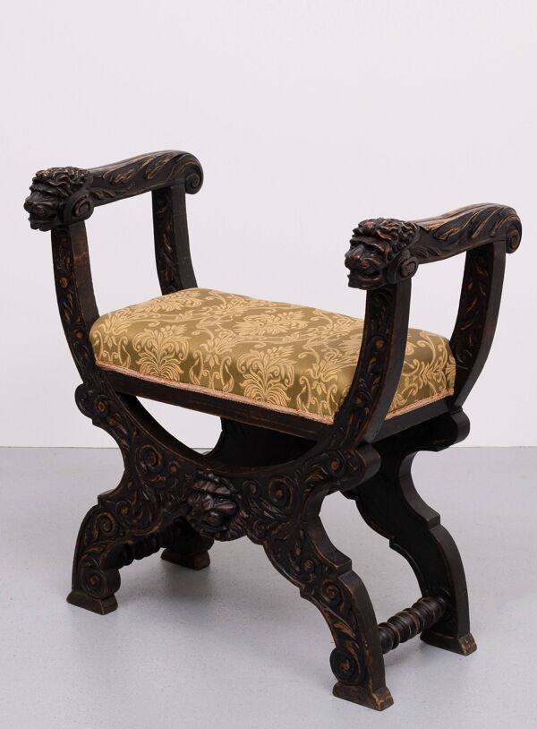 Tabouret victorien antique à décor de lions sculpté à la main, Hollande
