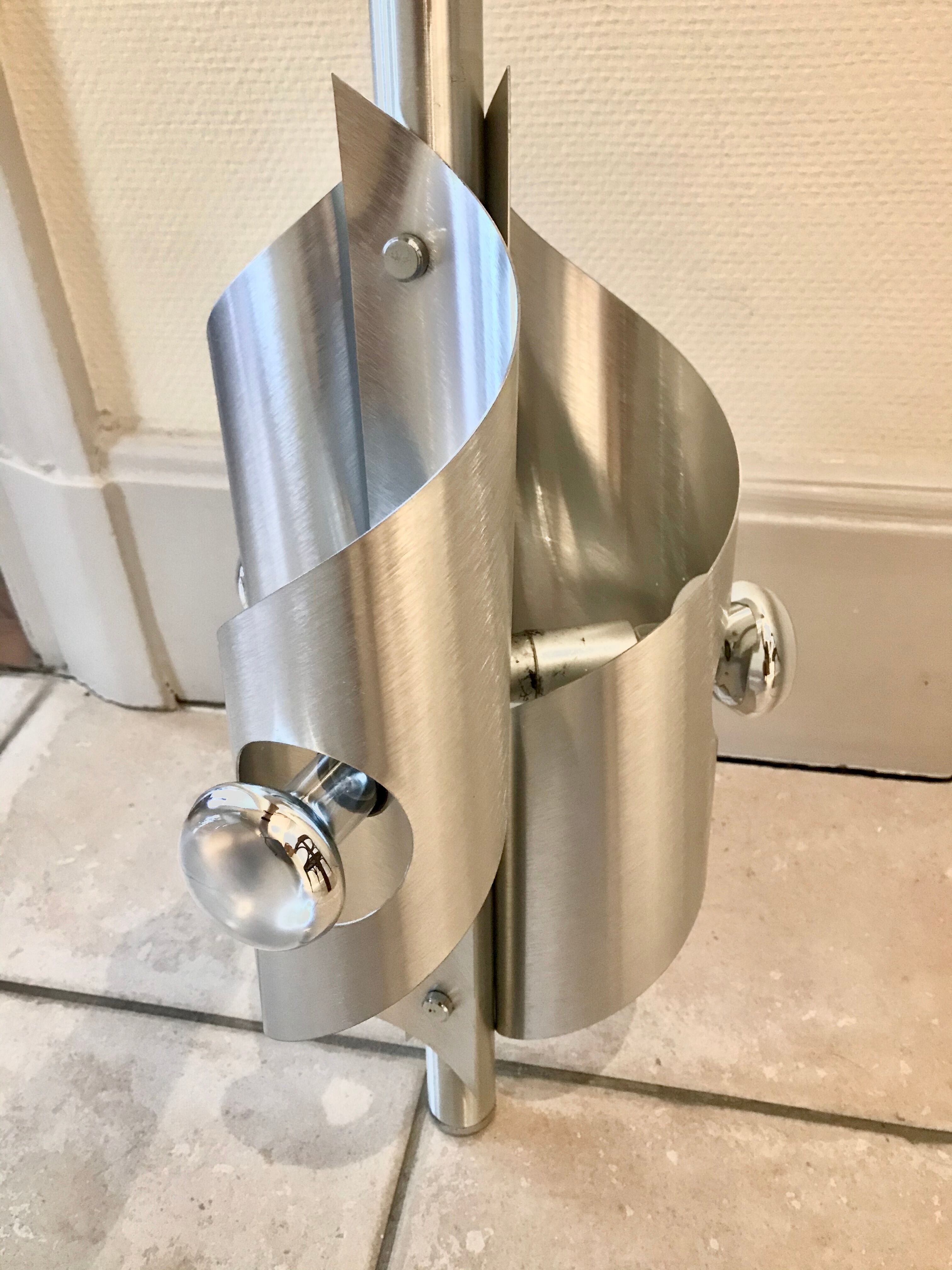 Space age-type 70s suspension