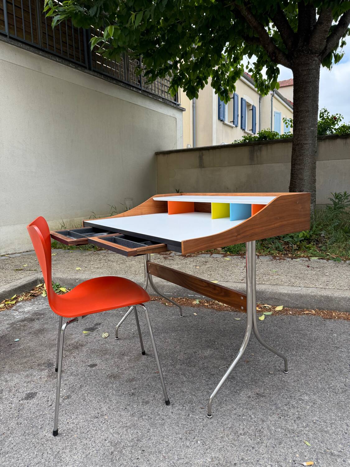 Vitra desk - Home desk - swag leg desk - George Nelson