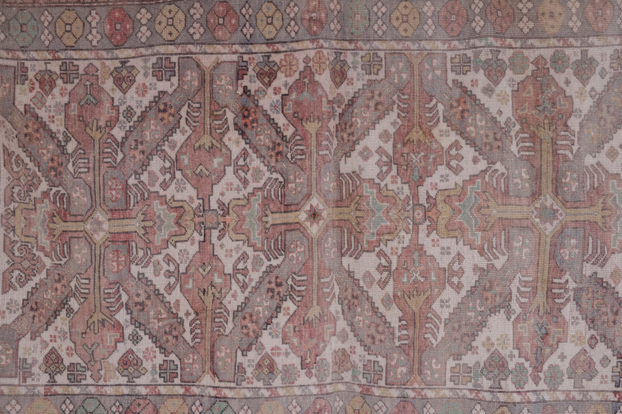 Turkish rug, 1970s 142 x 246 cm