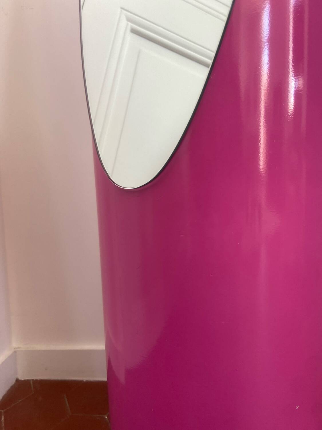 Space age lipstick mirror