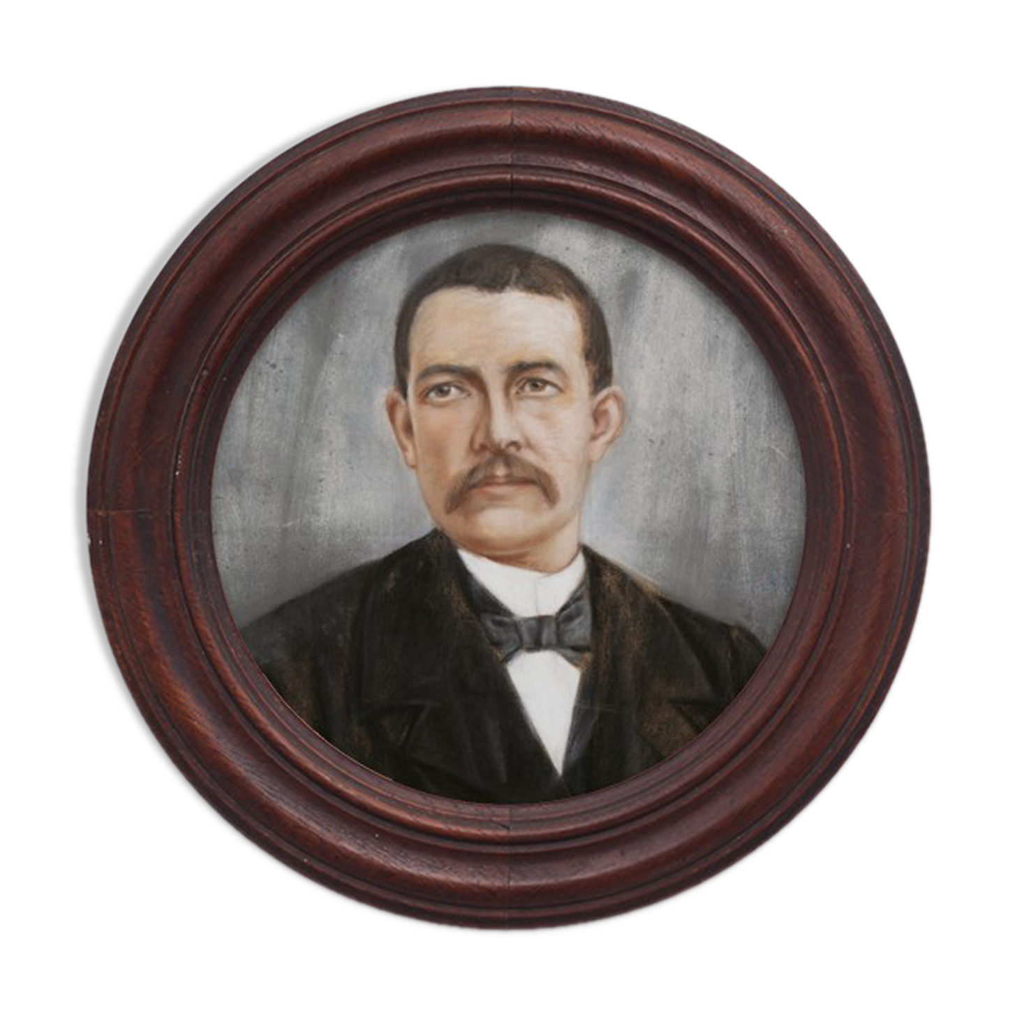 Portrait man in frame round wood