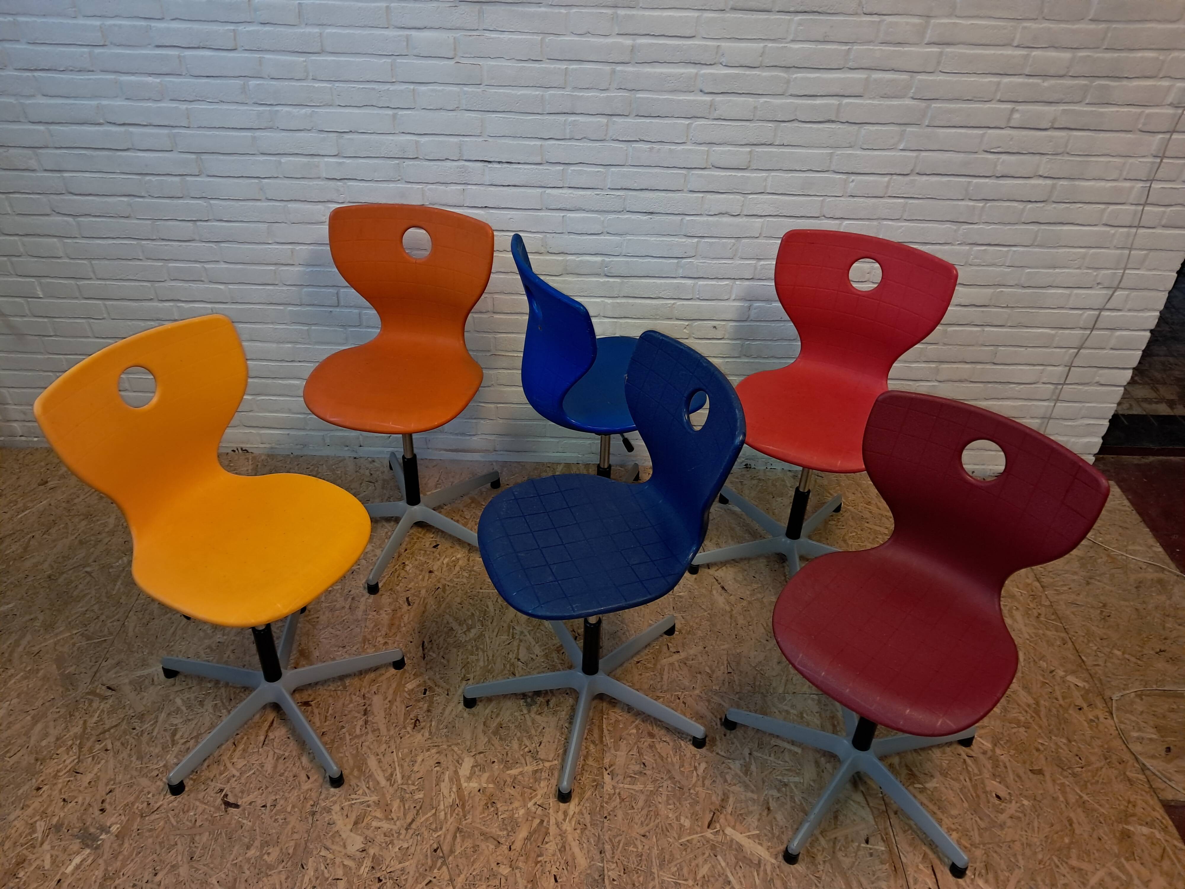Pantomove chairs