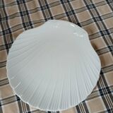Small porcelain seashell dish