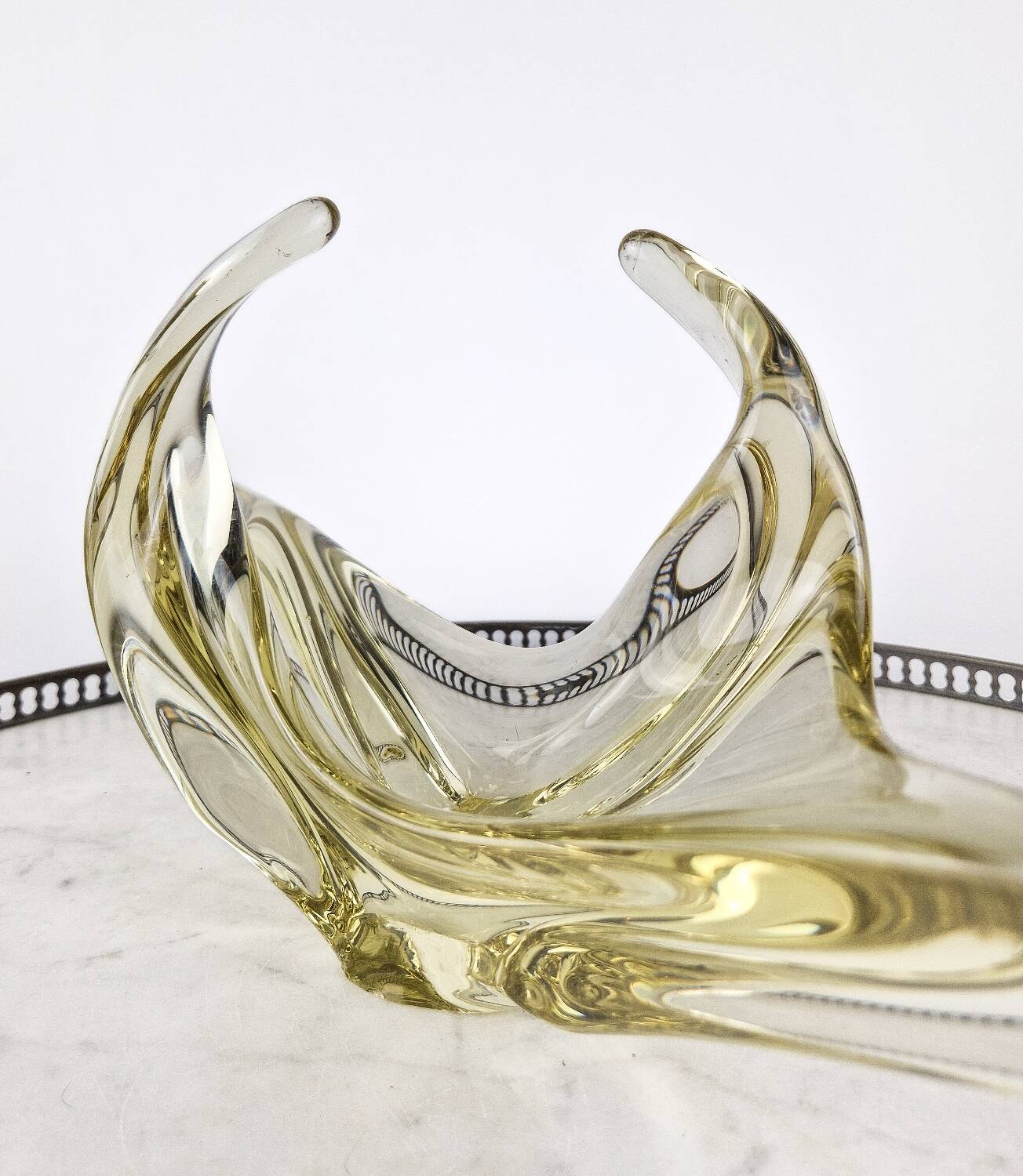 Large fruit bowl, centerpiece or vintage crystal empty pocket