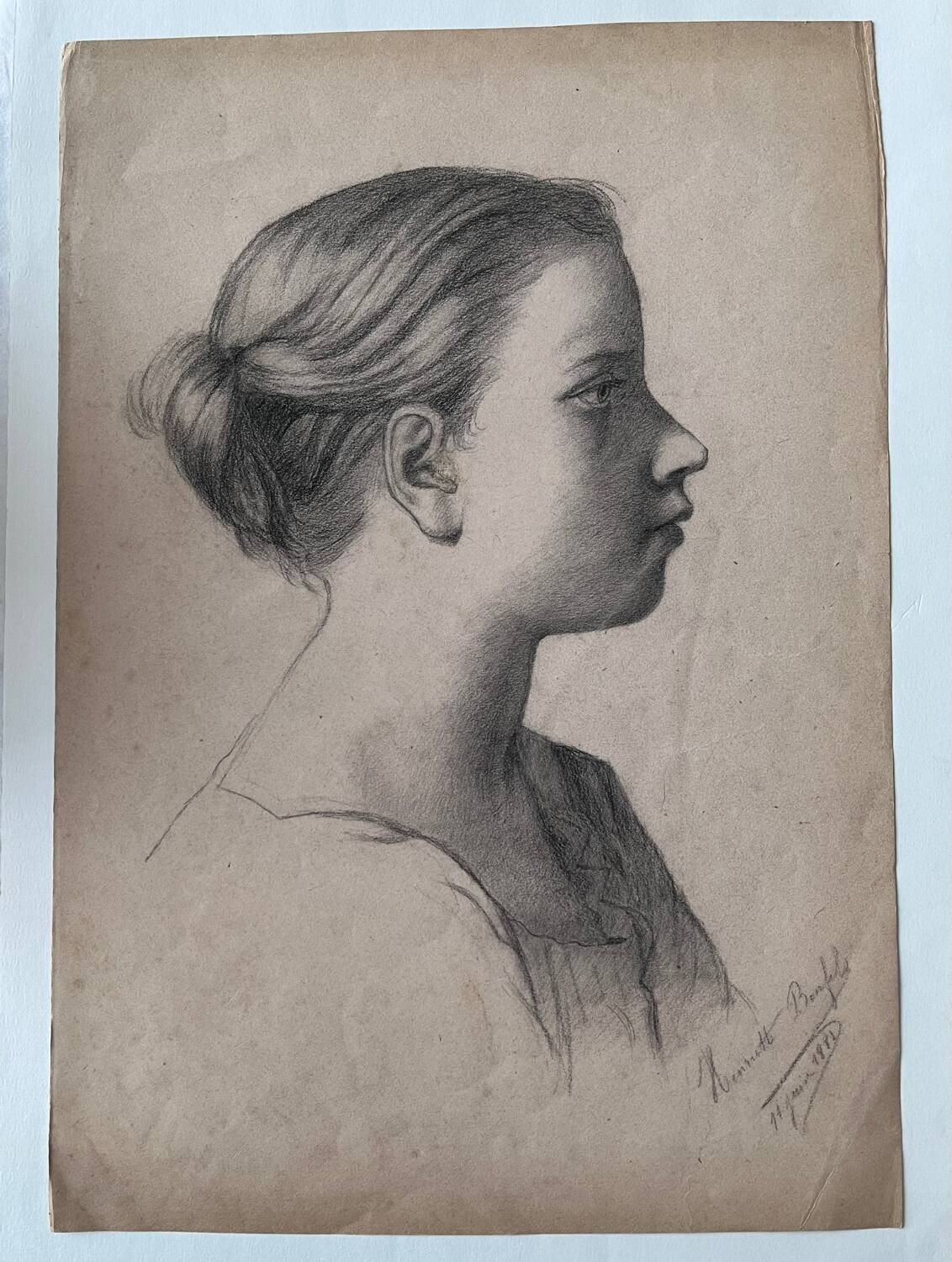 Drawing: Portrait of a young woman