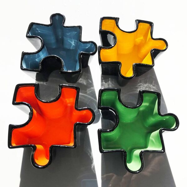 Ensemble de coupes vide poches puzzle en céramique. Italie, années 80