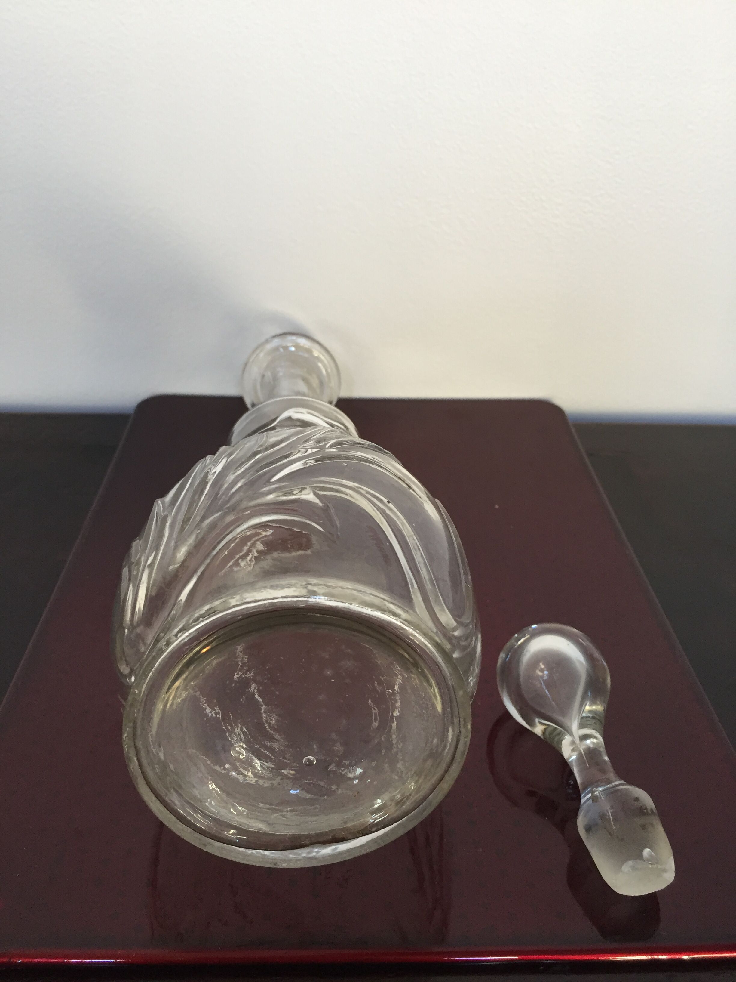 Art Deco stylized flowers carafe with its cap