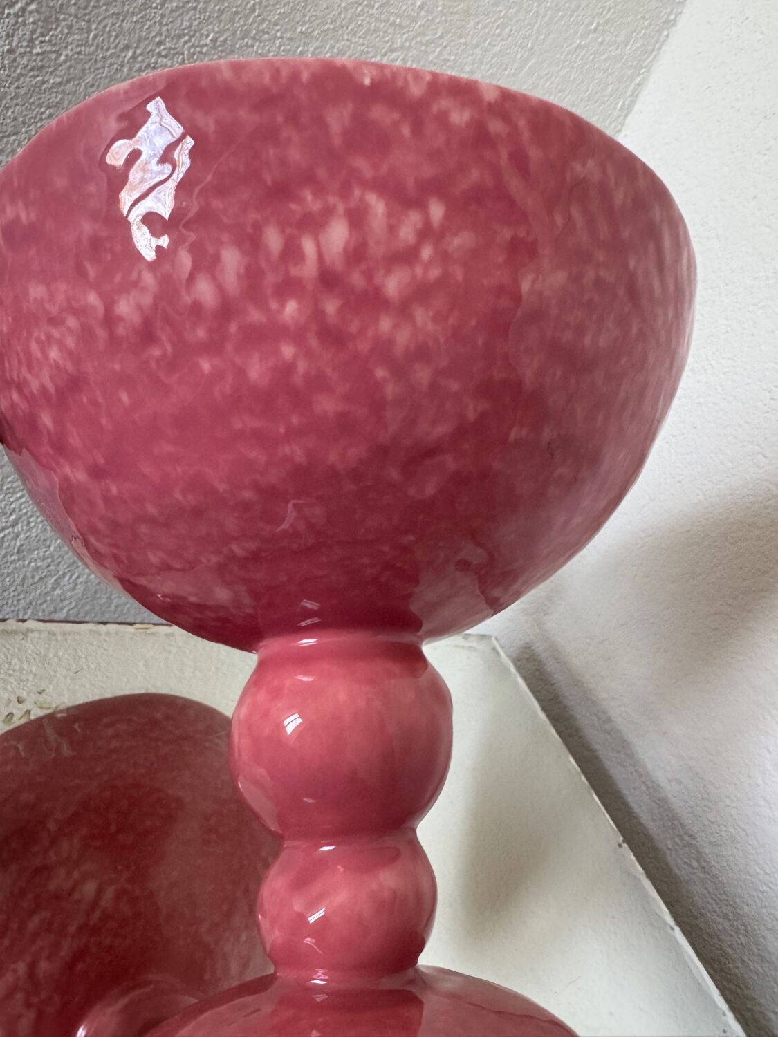 Grande coupe sur pied faïence Digoin rose