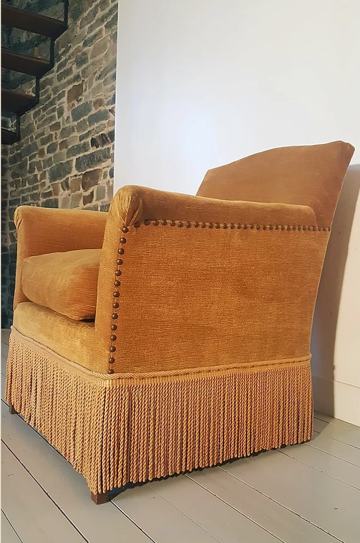 Velvet toad armchair