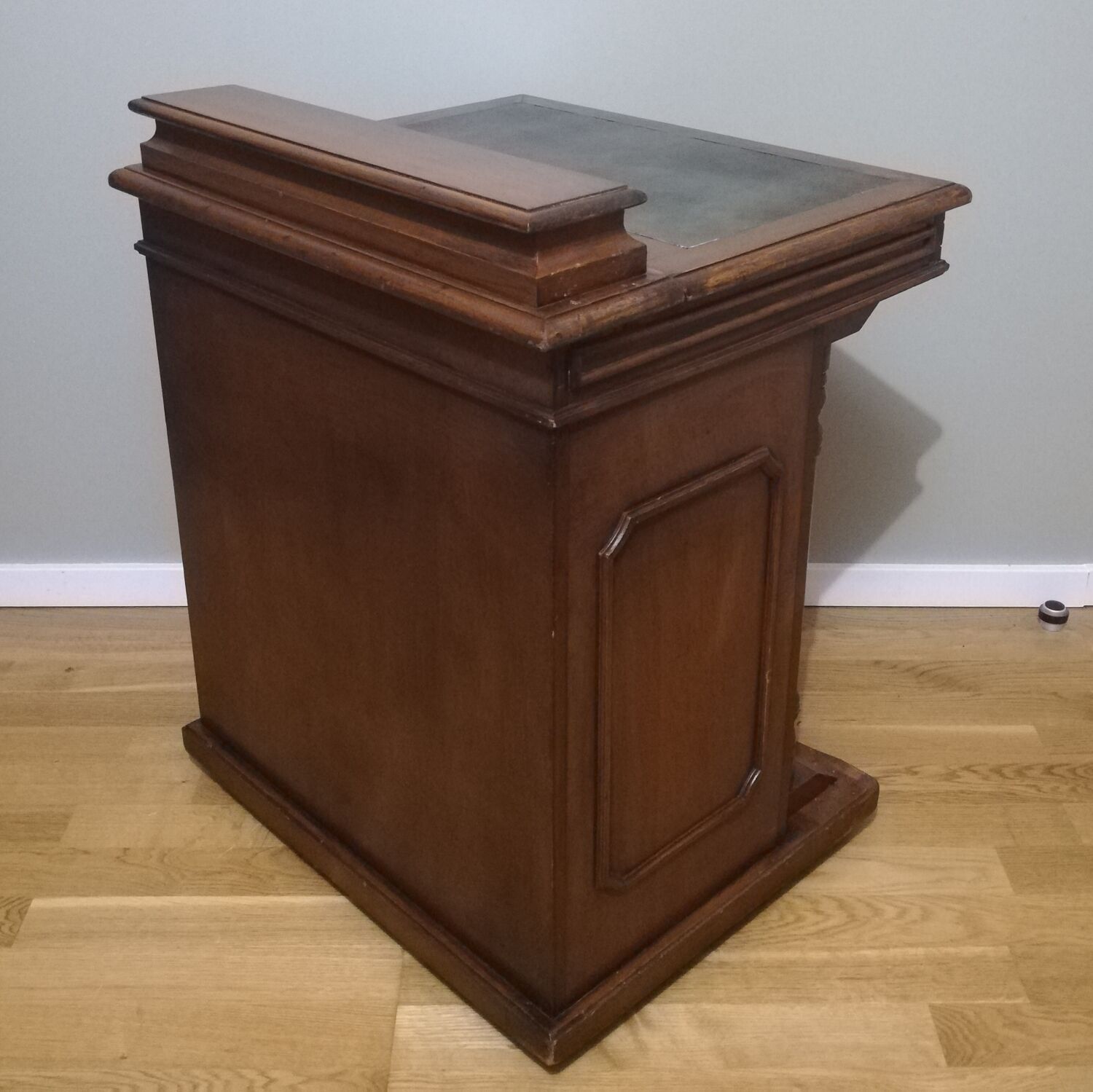 English secretary Davenport