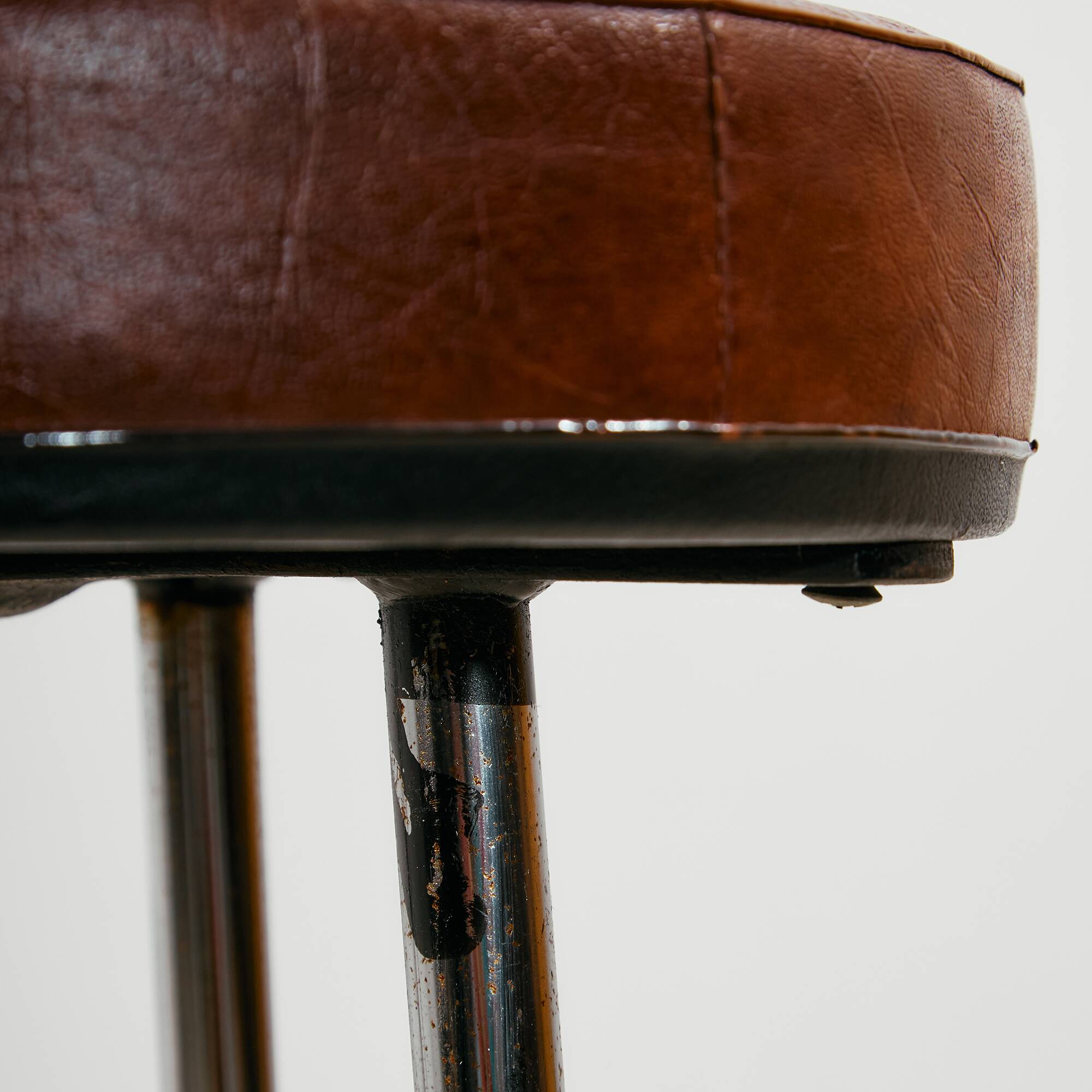 Tubular bar stool