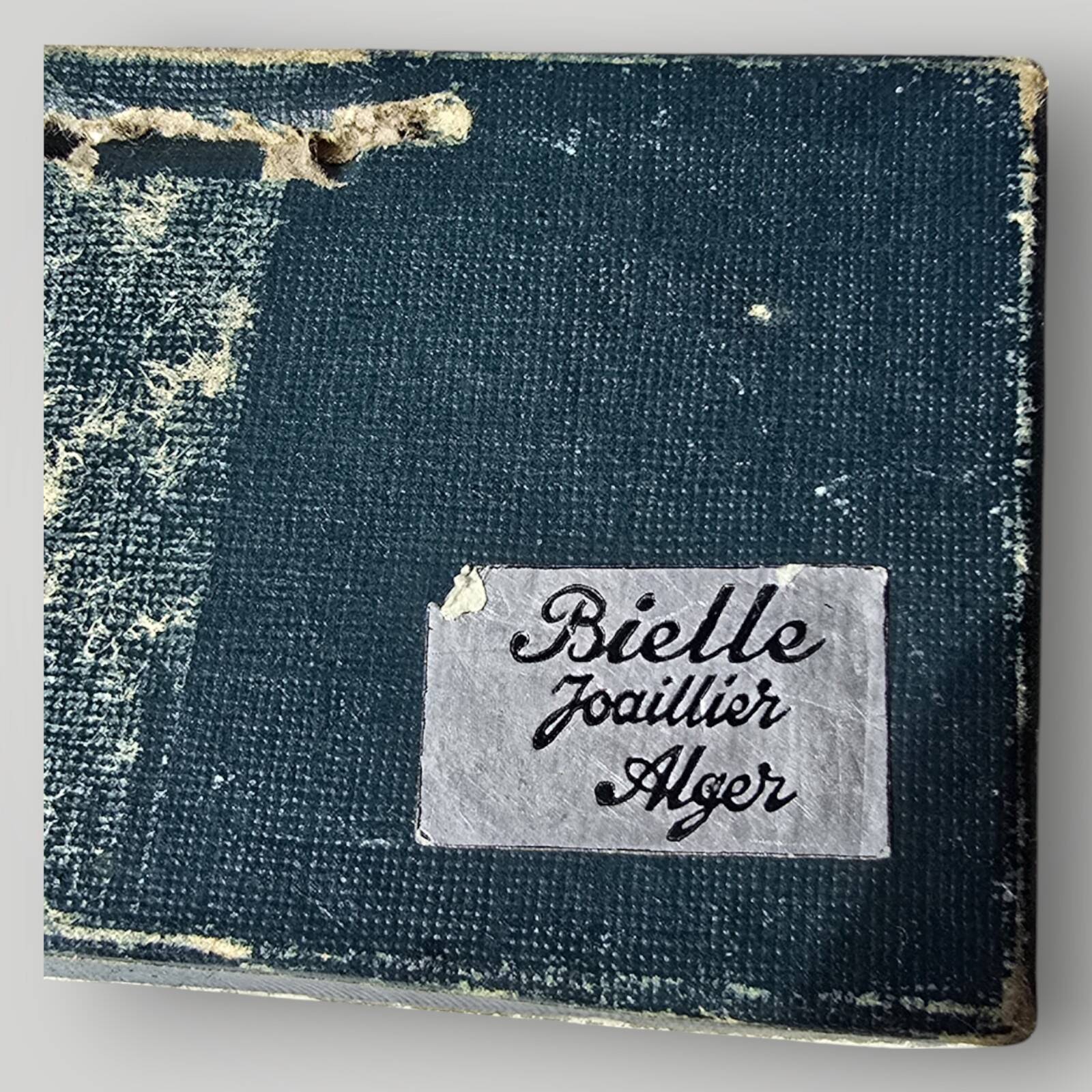 Pair of crystal salt shakers and glass spoons signed Daum Cristal