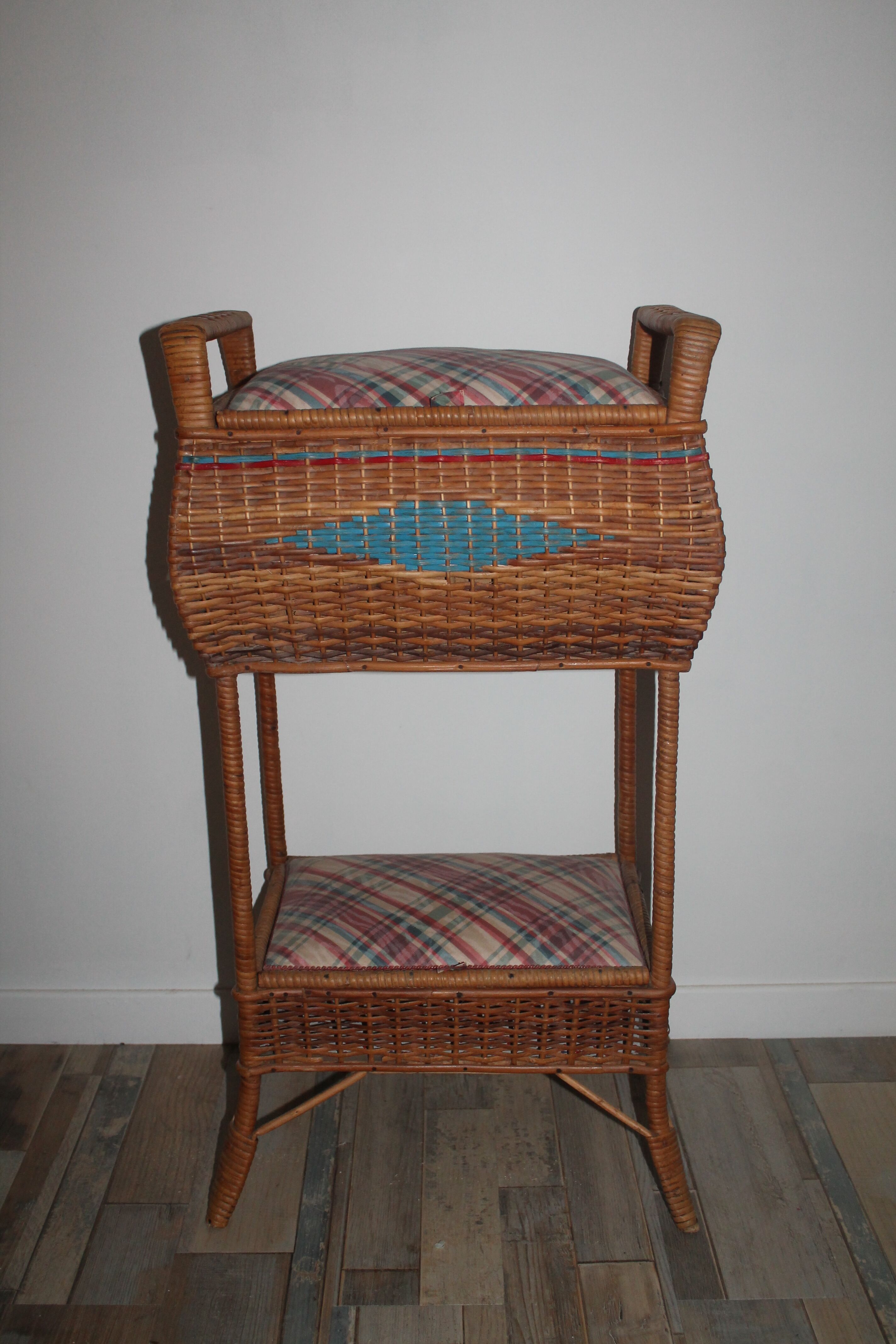Furniture vintage 70 sewing basket in rattan and wicker