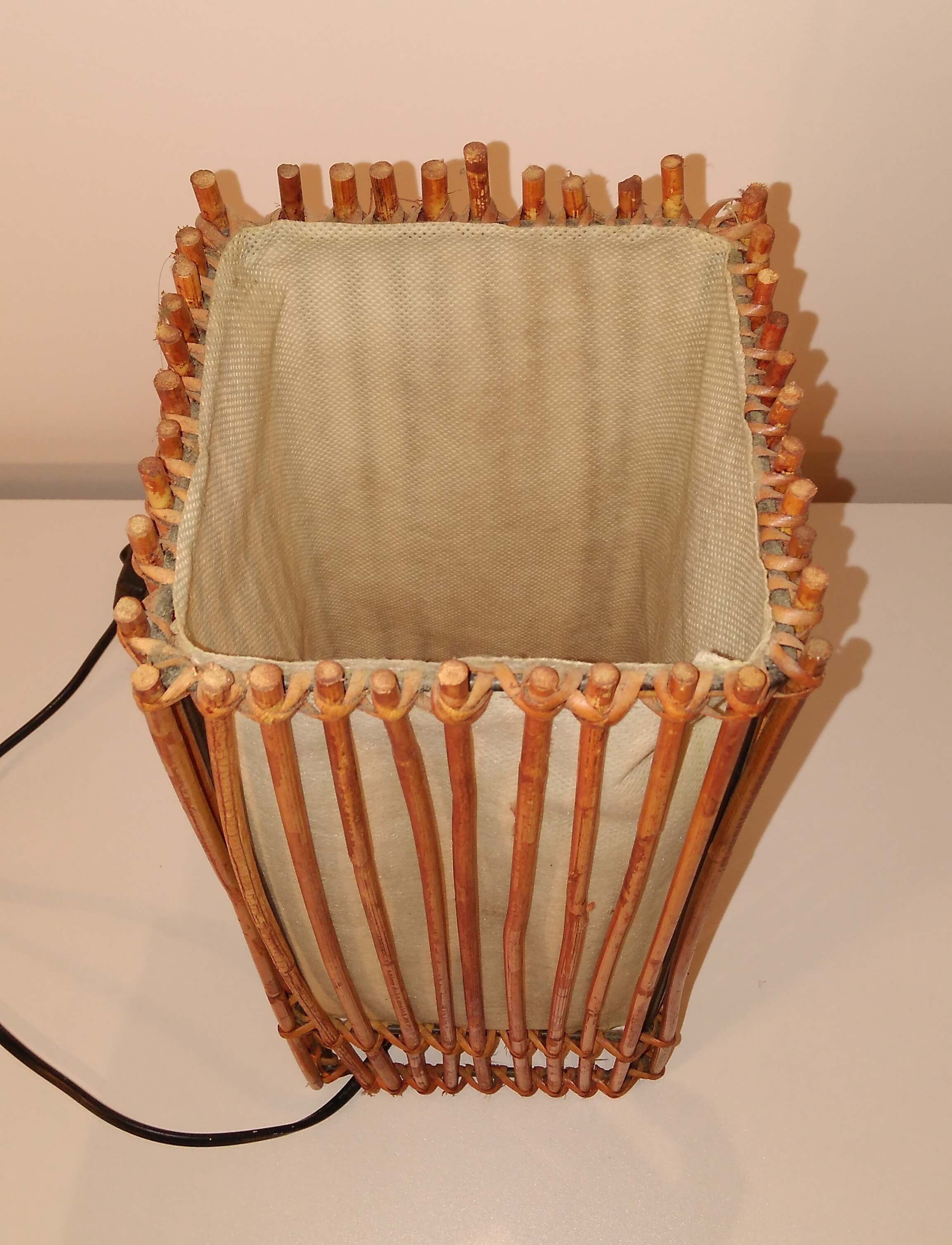 Lampe à poser en osier et lin