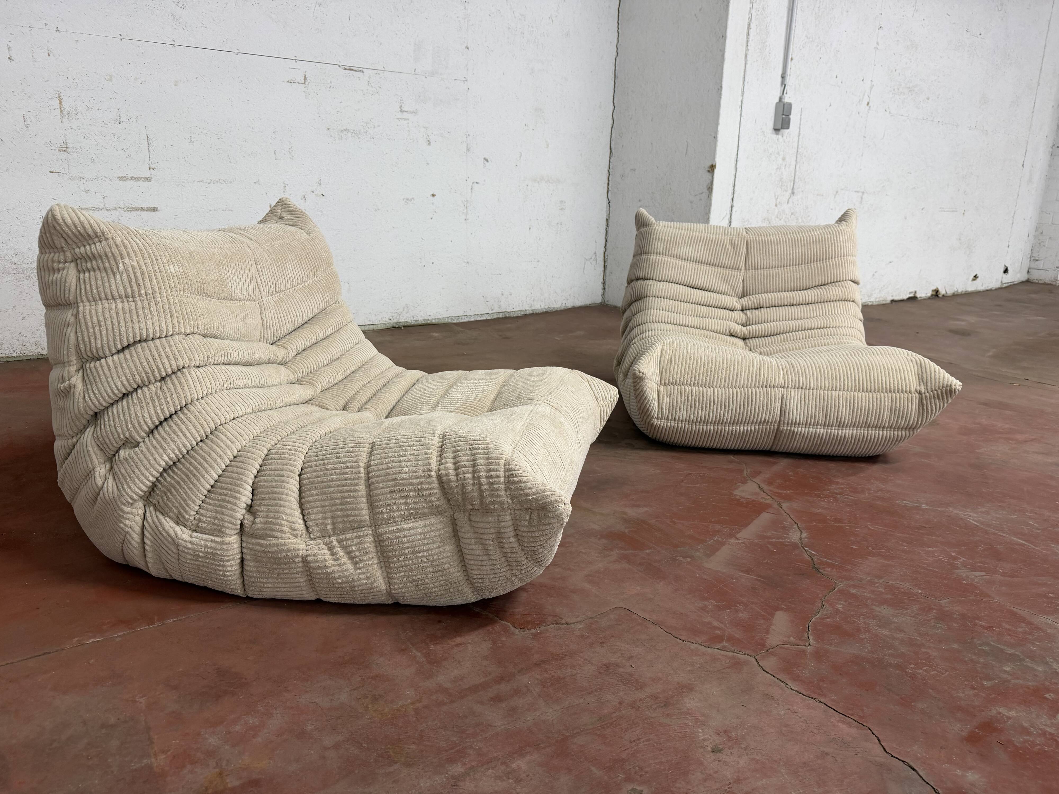 Ligne Roset Togo 2x 1-seater with 1x ottoman in beige corduroy in 10/10 condition!!