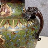 China 19th century: Very important pair of bronze vases decorated with Cloiso enamels