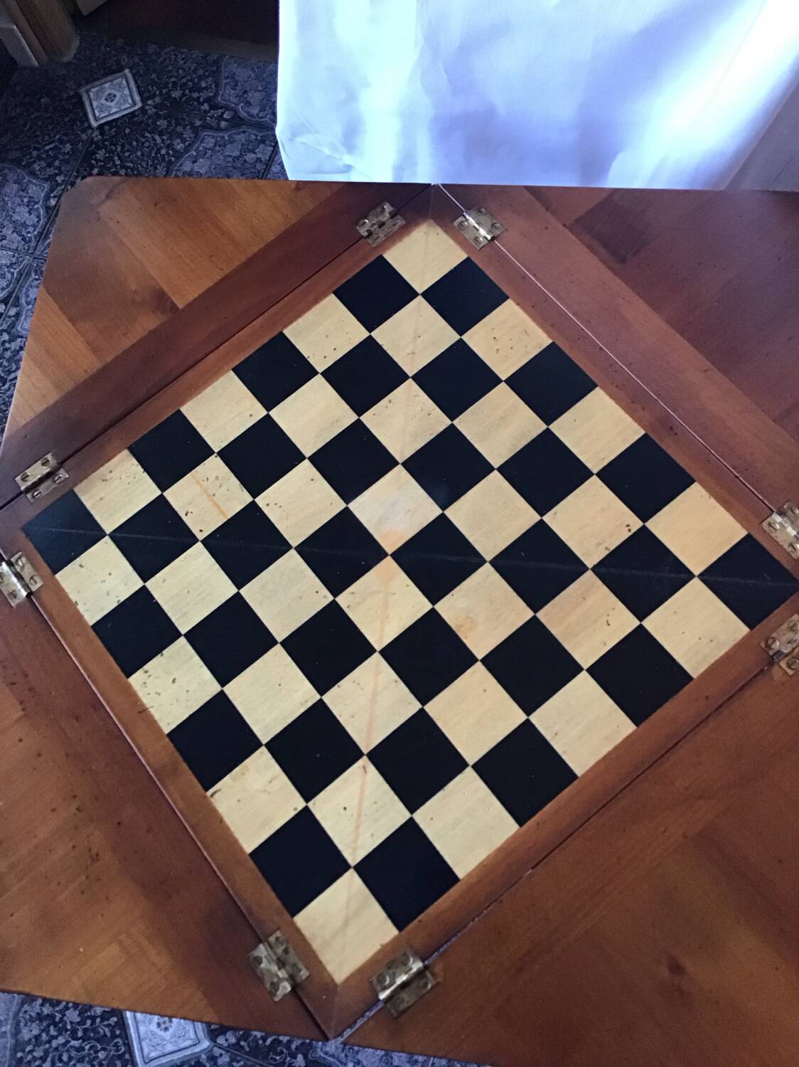 Games table called chess table in wood marquetry