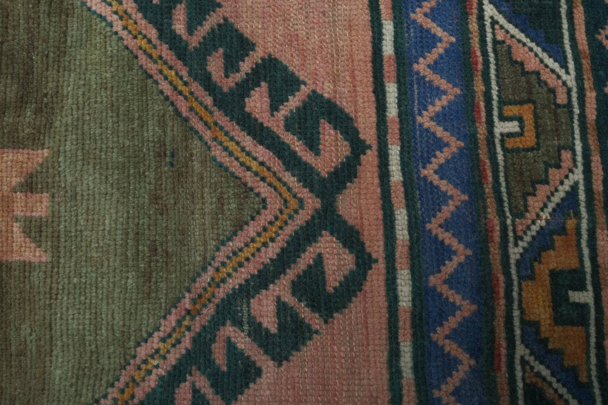 Vintage handmade Turkish rug 180x305 cm