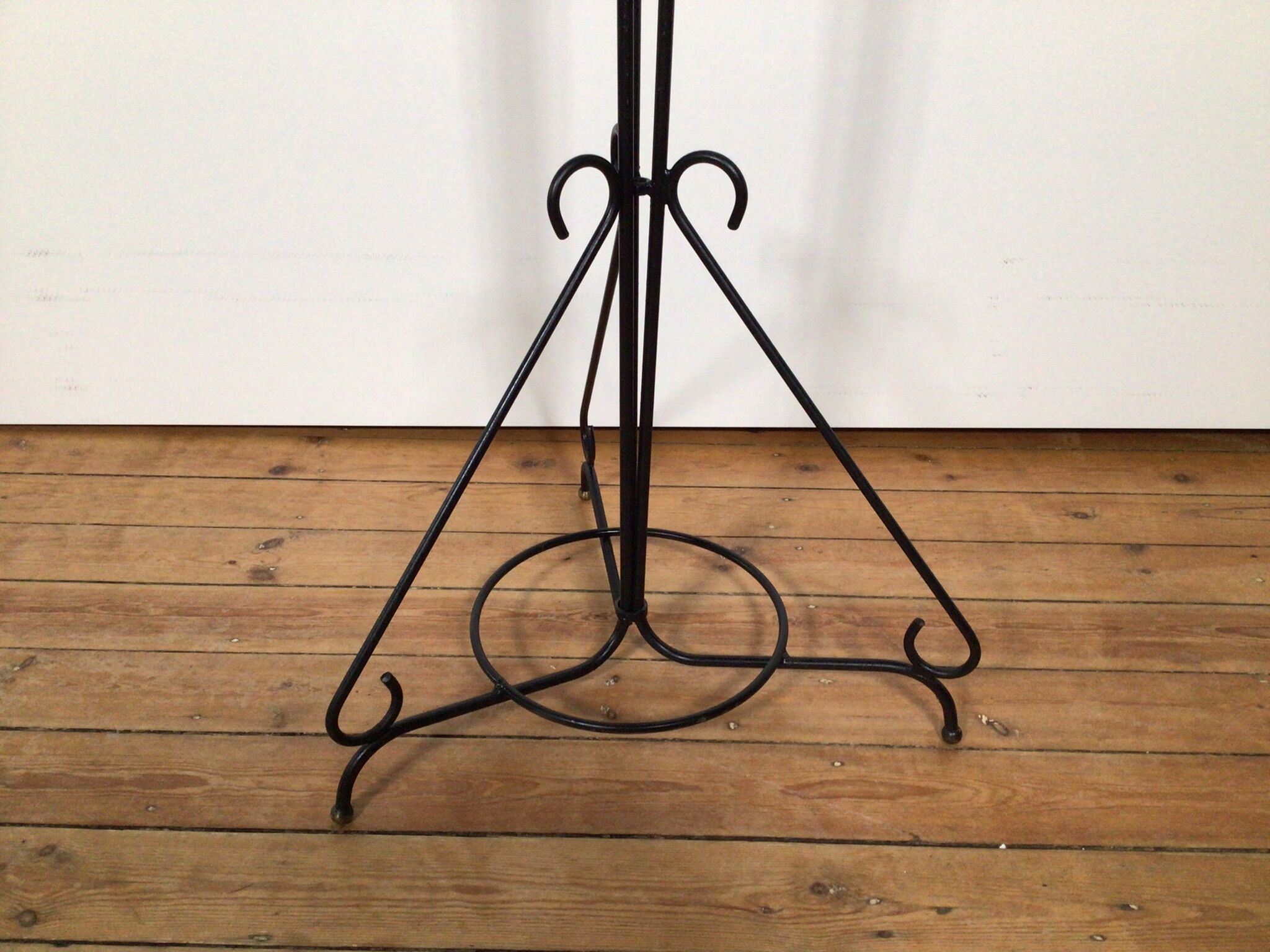 Standing coat rack