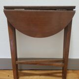 Folding round coffee table