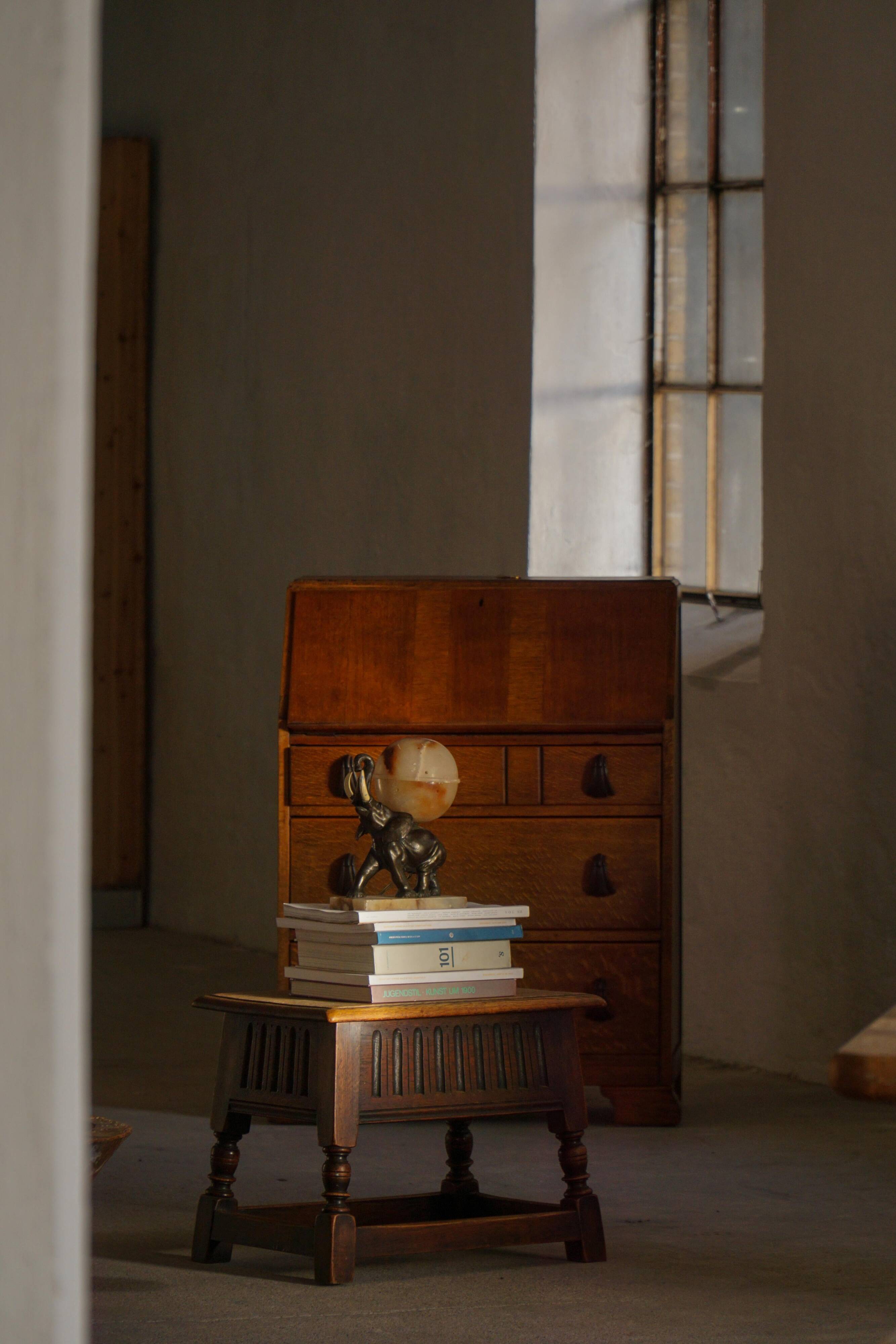 Scandinavian oak stool/box from the early 20th century, 1900s.