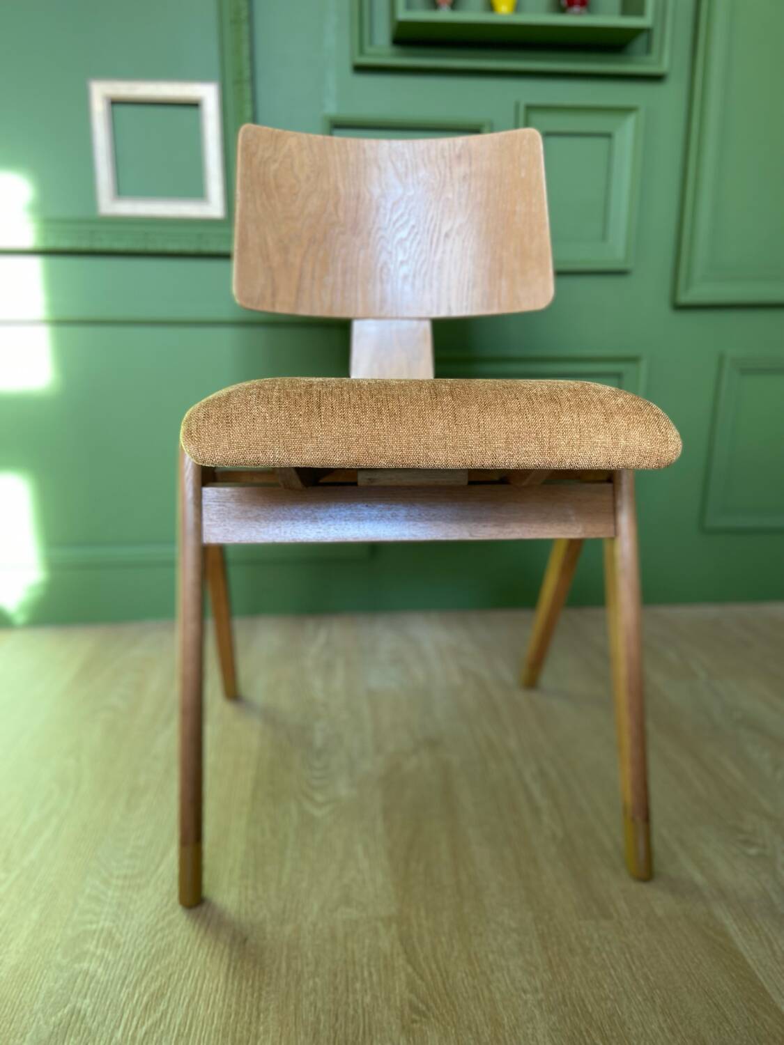 Robin Day Chair