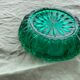 Cendrier en verre ciselé vert vintage