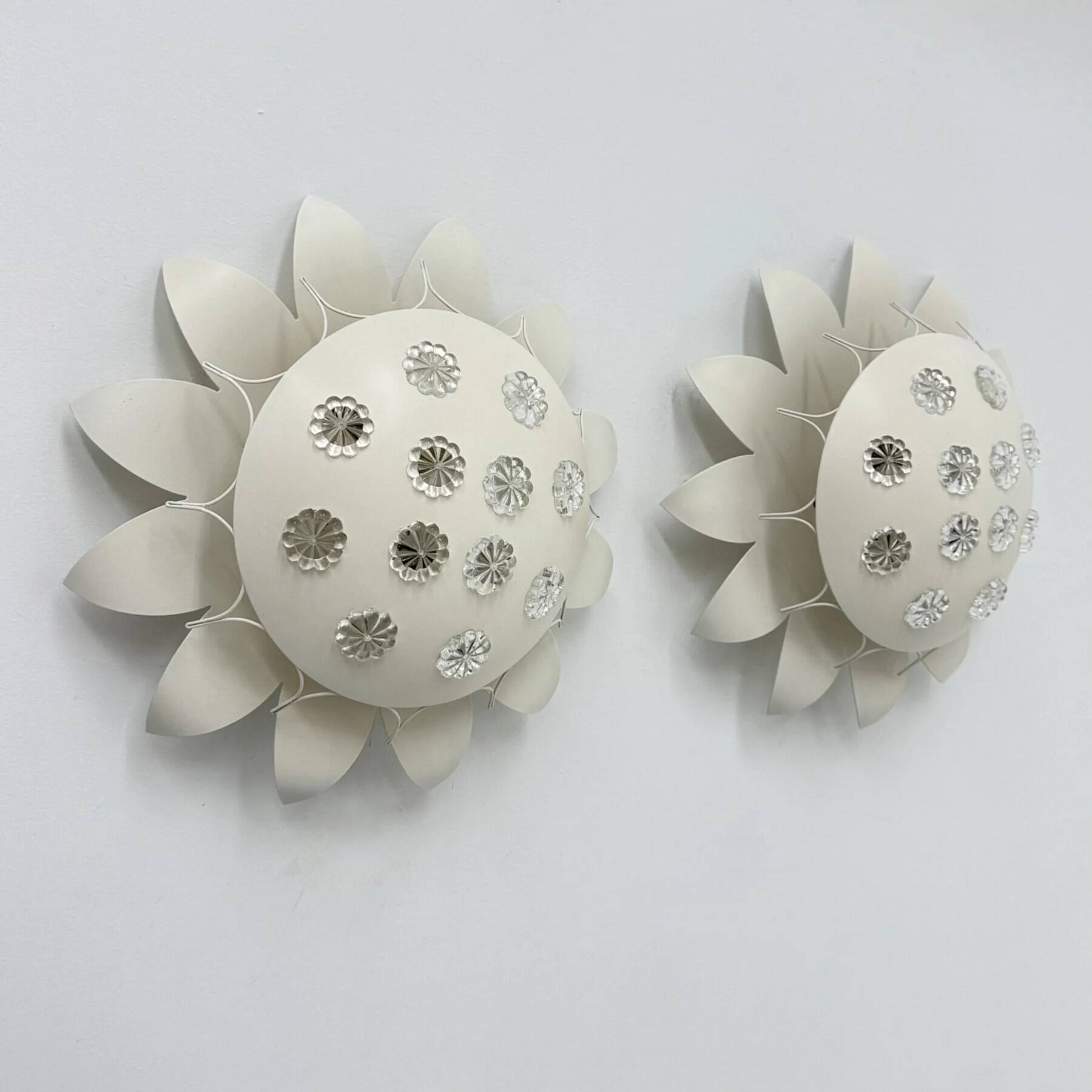 Set of 2 Emil Stejnar wall lamps with flower crystals, 1950s Vienna