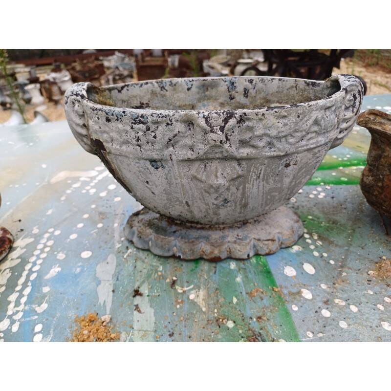 4 cast iron planters from 1900 from Charleville-Mézières