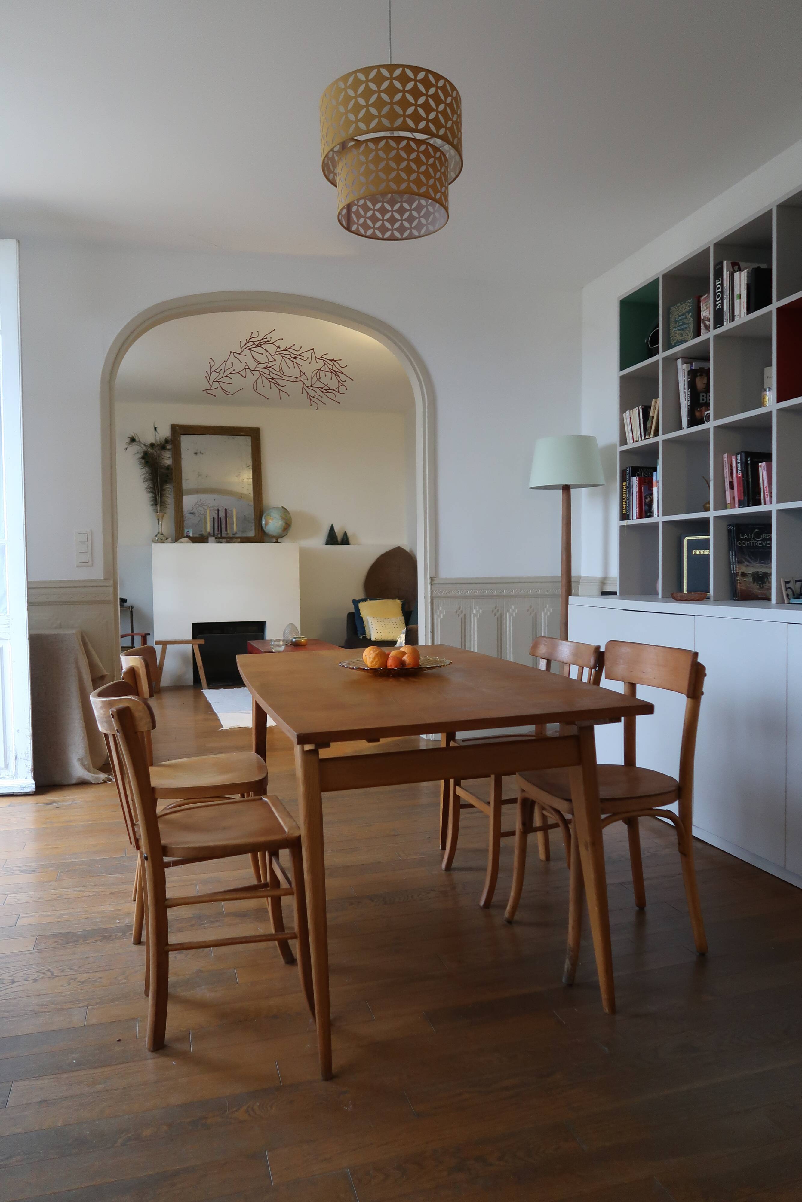 Scandinavian table compass feet