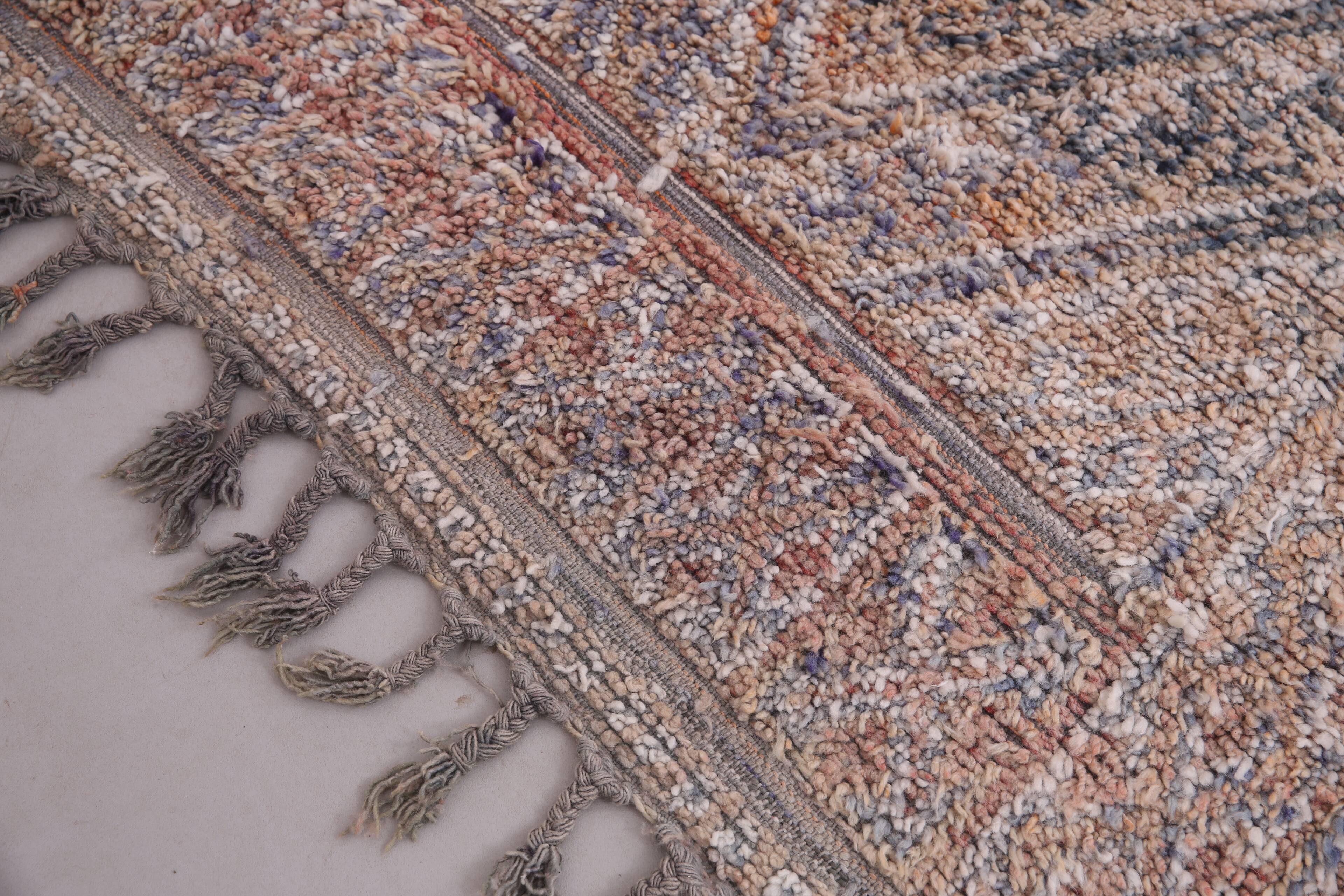 Vintage Beni Mguild Rug 209 x 323 - Berber Wool Rug - Handmade Moroccan Rug
