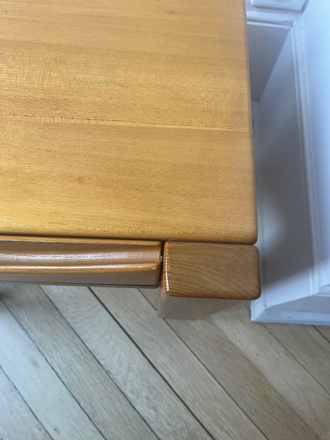 Elm bedside table in the Maison Regain style.