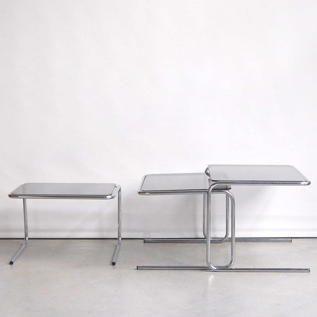 Set de 3 tables gigognes "harrow" par Robert Heritage pour Meurop 1970