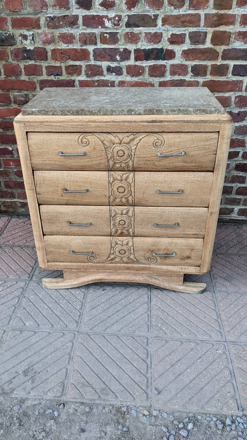 Art deco chest of drawers