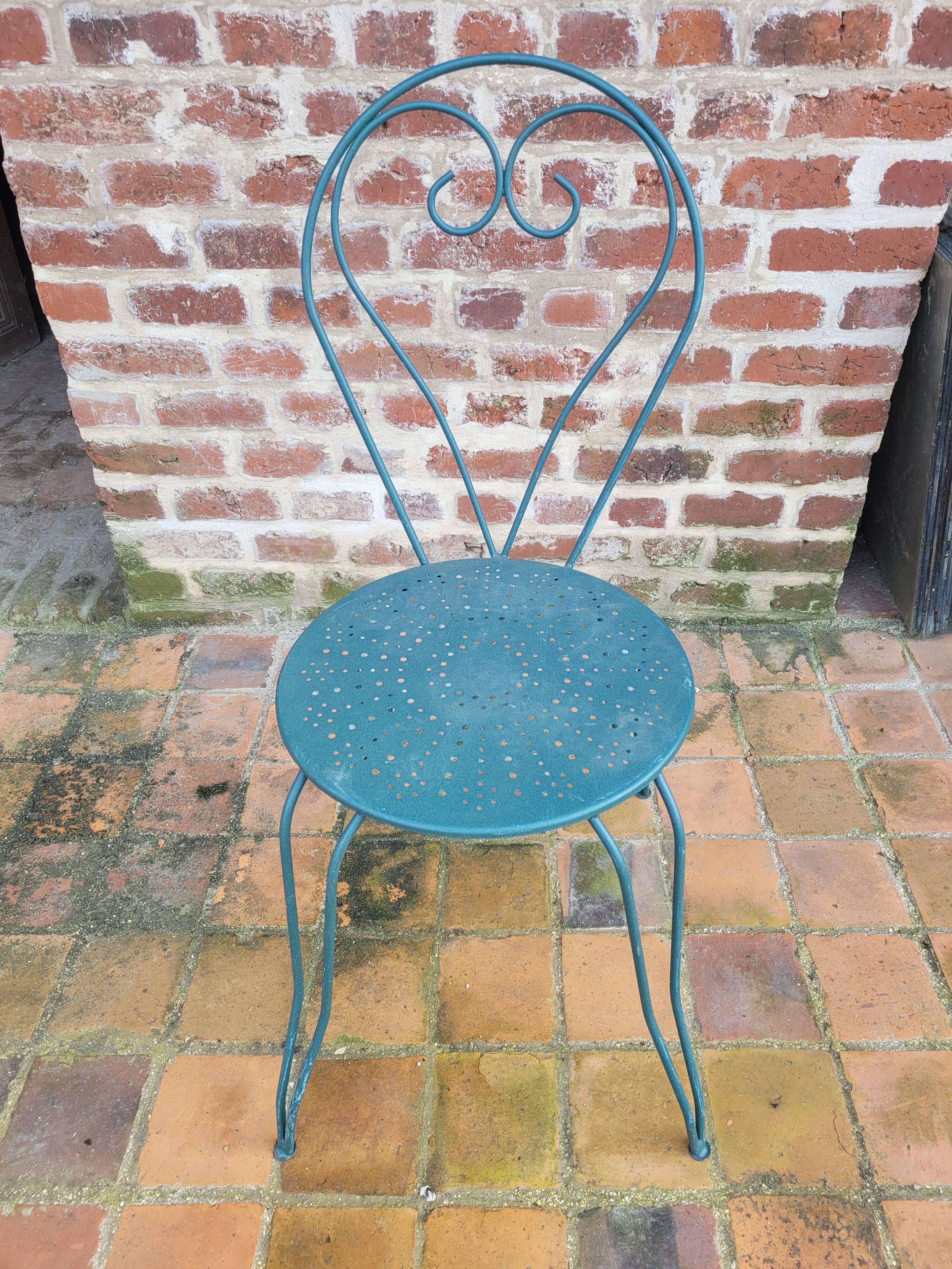 Salon de jardin en fer forgé, table & 4 chaises