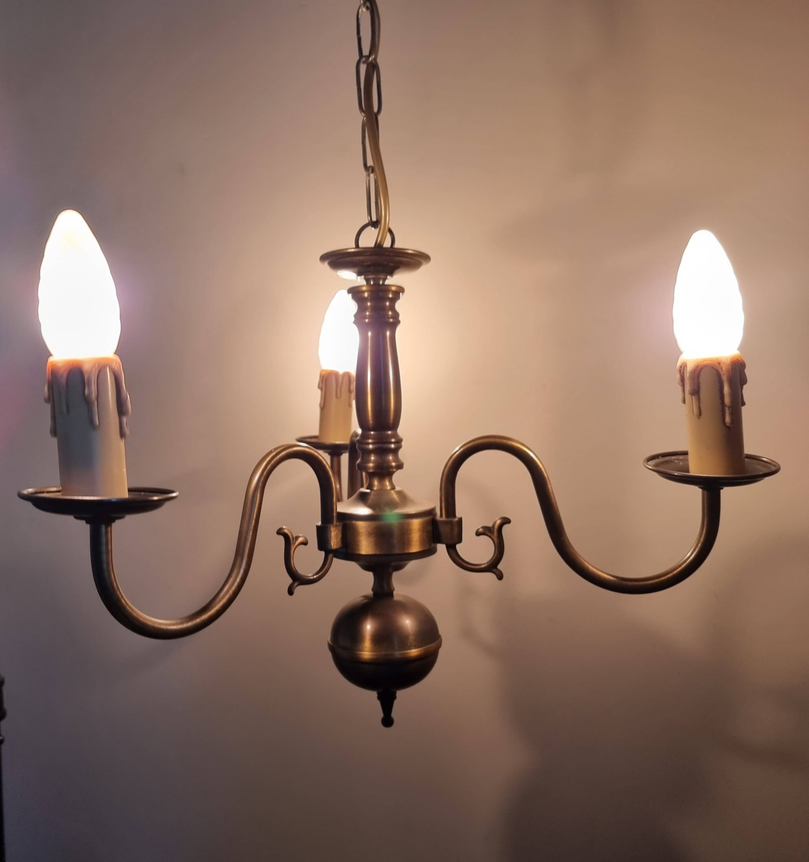 Classic Dutch style brass lamp in golden bronze color
