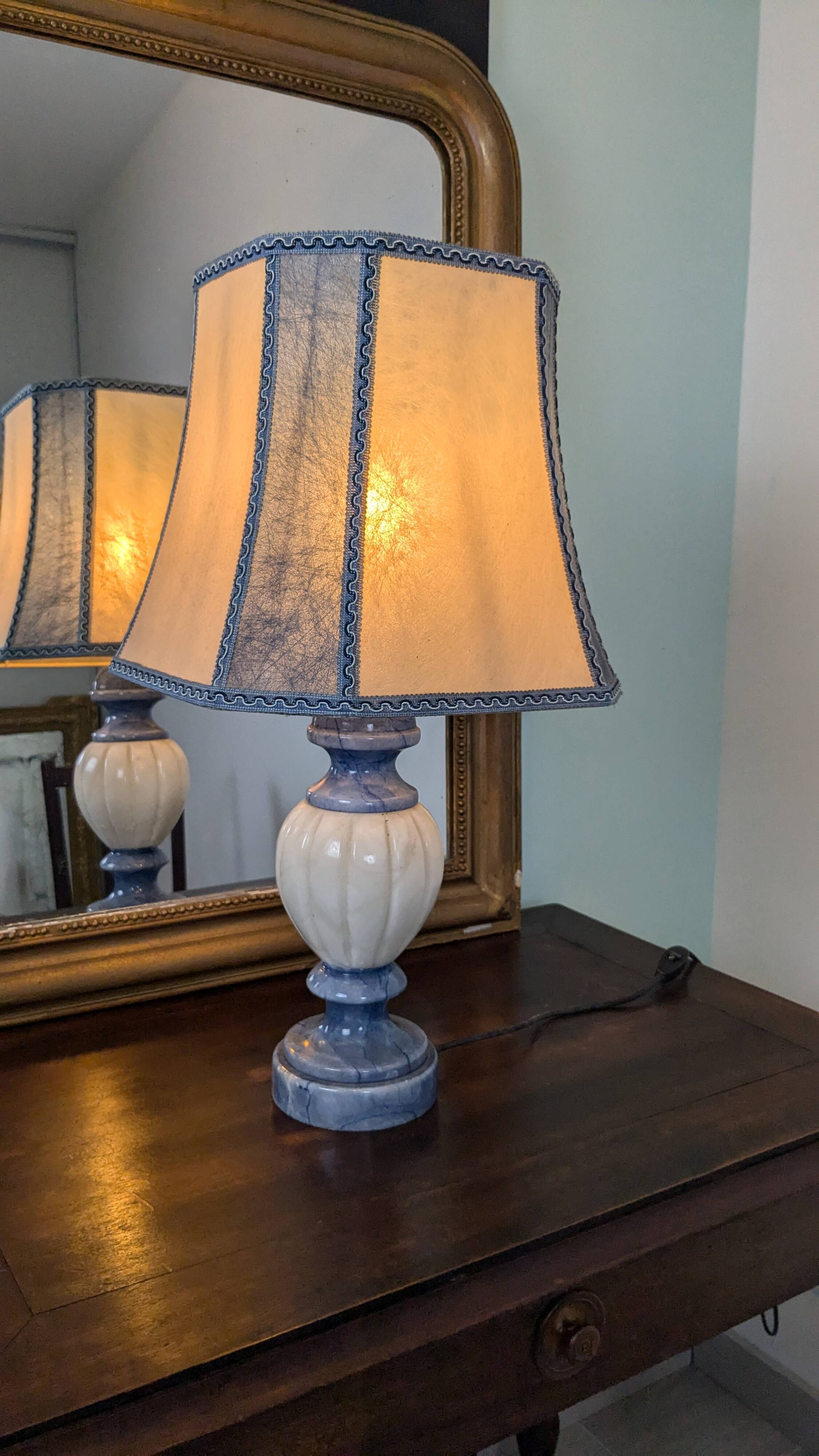 Blue and white alabaster living room lamp
