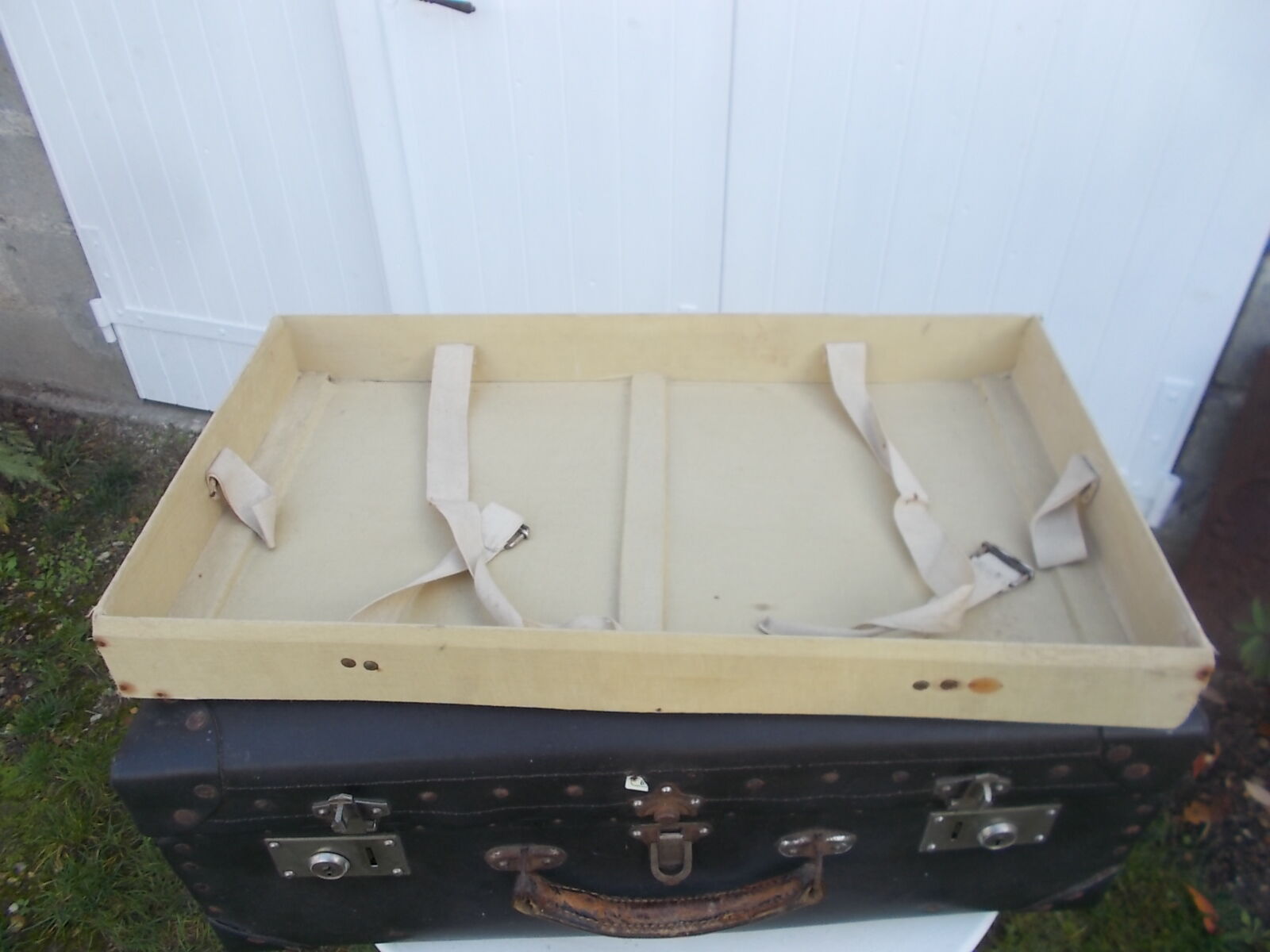 Vintage trunk suitcase