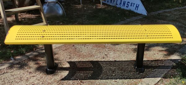 Banc vintage en métal jaune