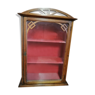 Wall showcase