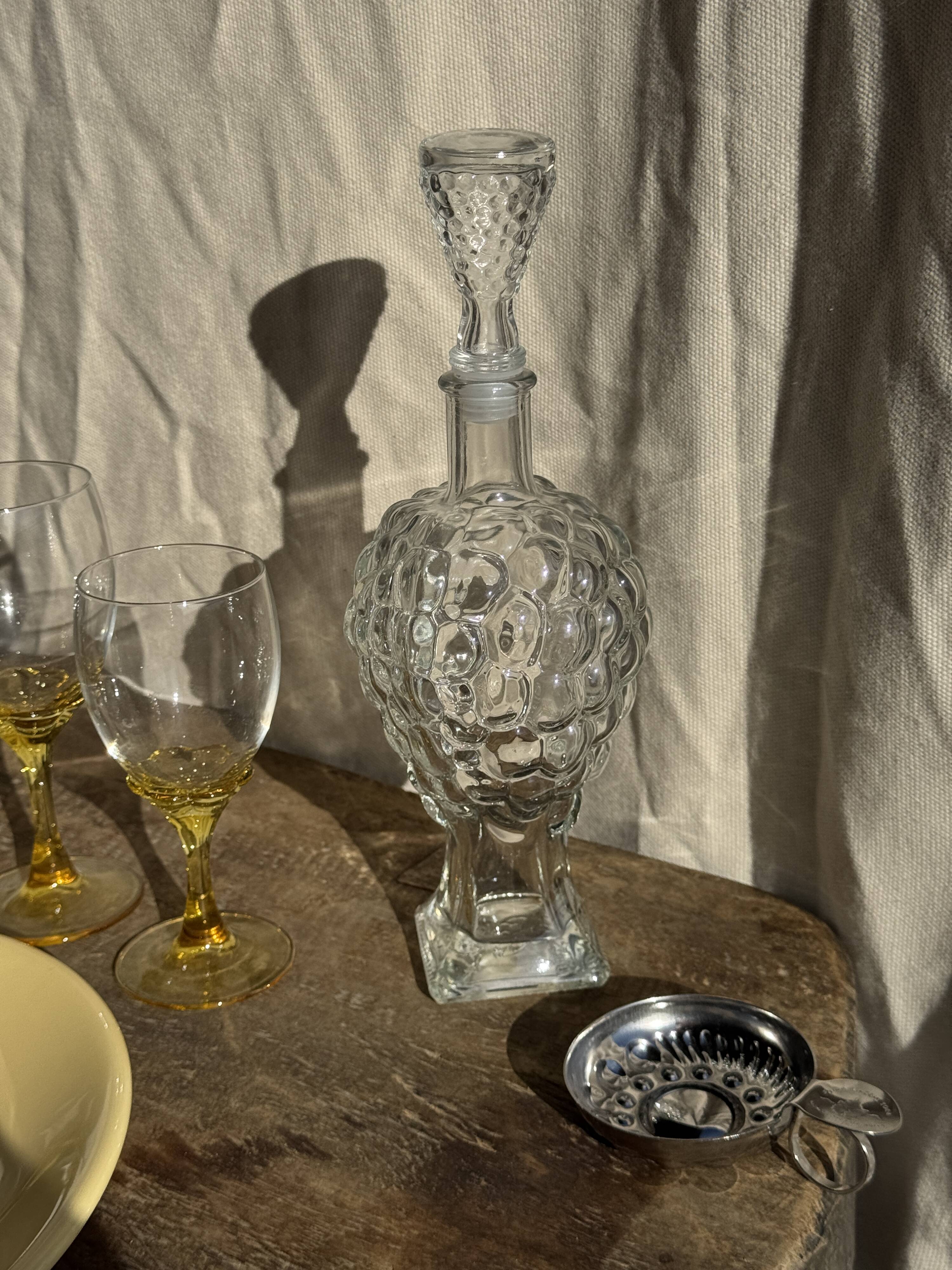 Carafe en verre moulé en forme de raisin H29 D10