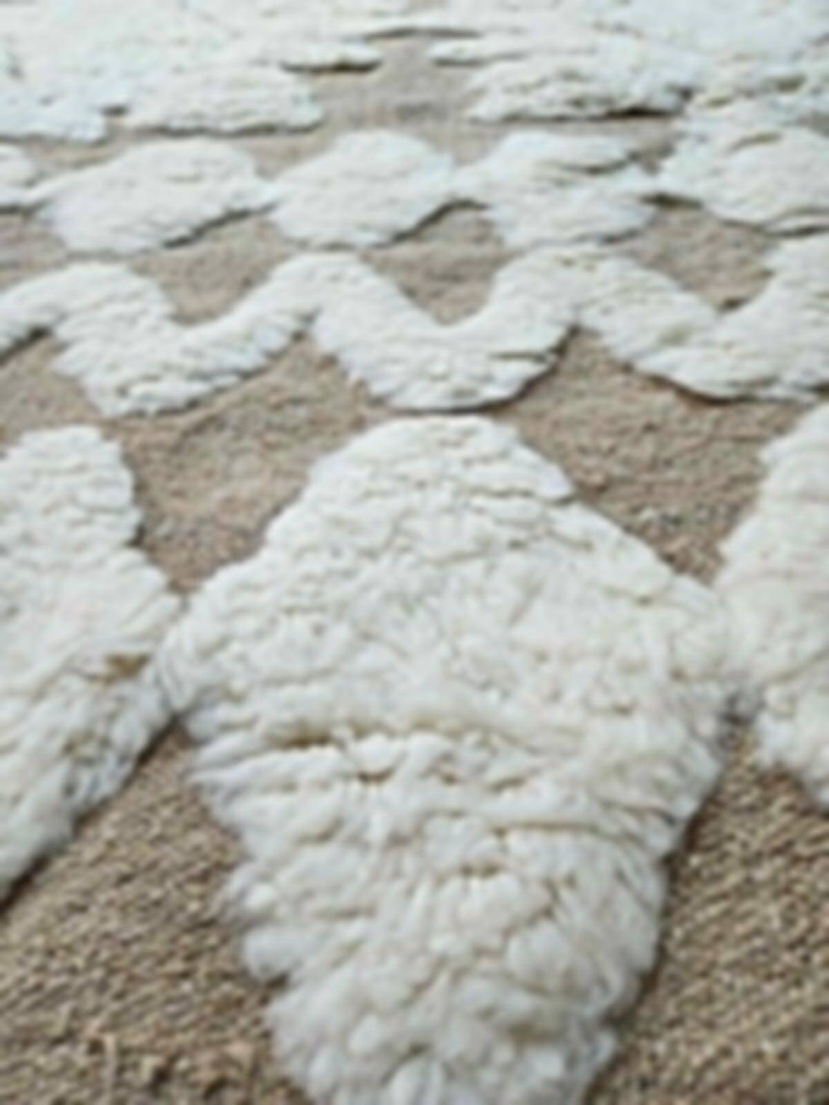 Berber rug with natural geometric patterns 3*2m