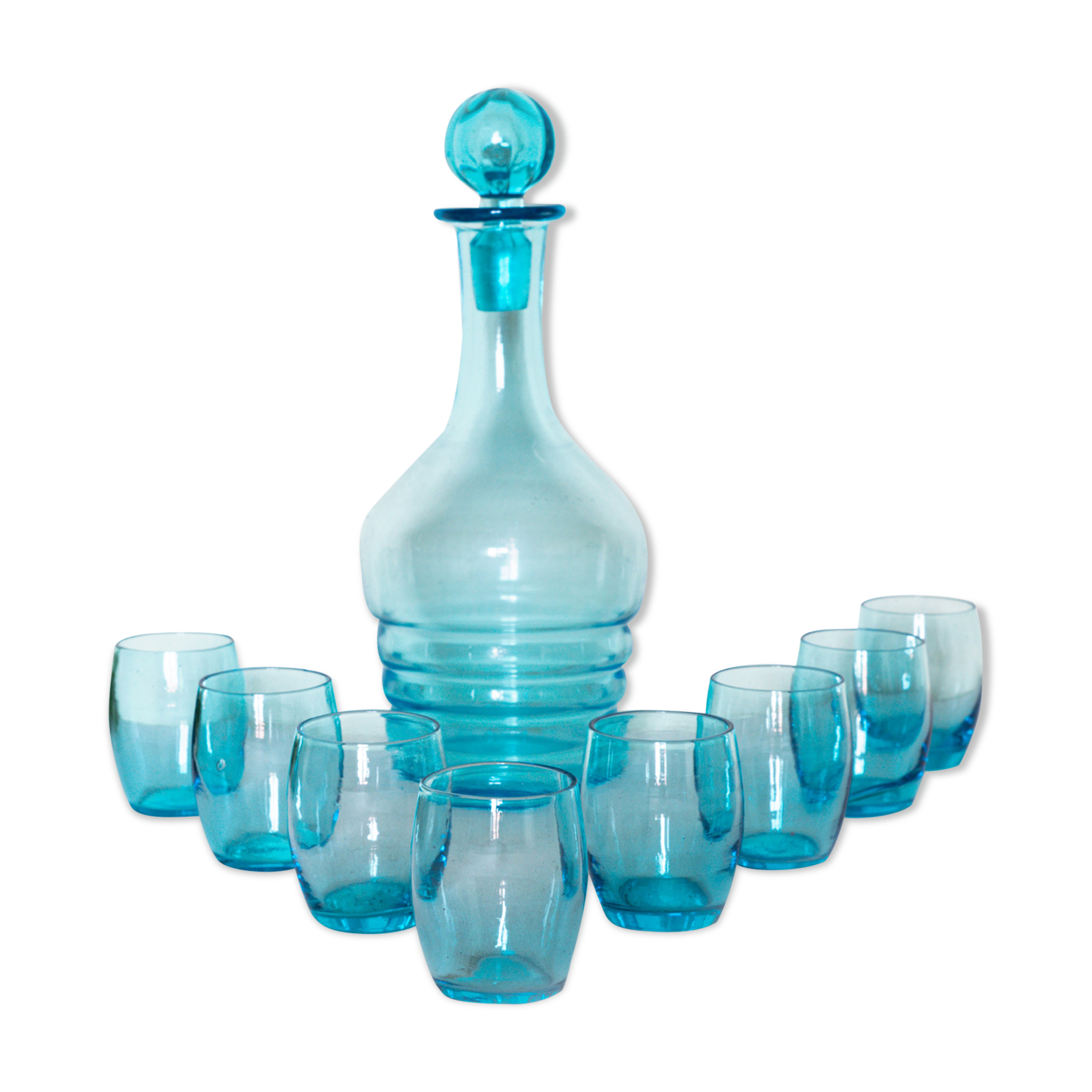 Fine blue liquor service