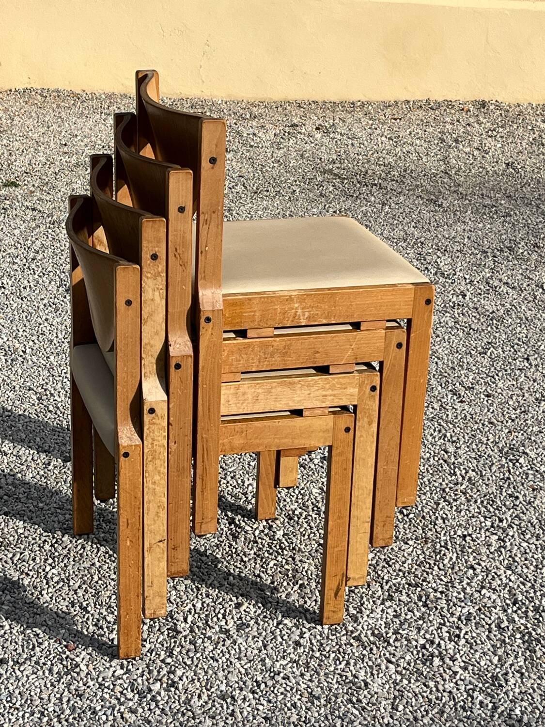 Set of 4 chairs in pine and beige skai / Horgen - Glarus